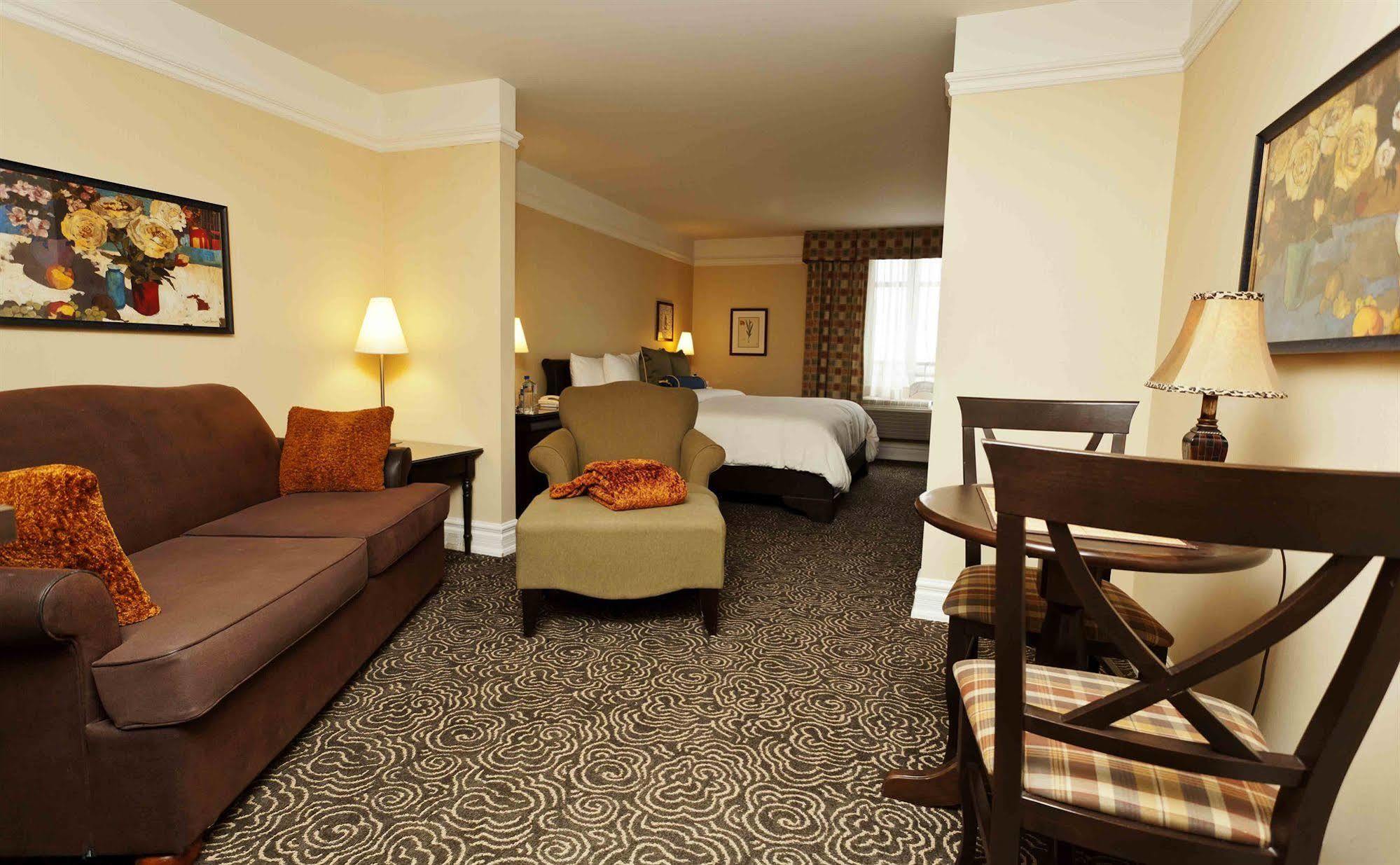 Le St-Martin Hotel & Suites Laval Luaran gambar